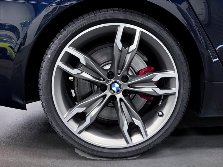 2022 BMW 5 Series 4.4 M550i V8 Saloon 4dr Petrol Steptronic xDrive Euro 6 (s/s) (530 ps) SALOON P...