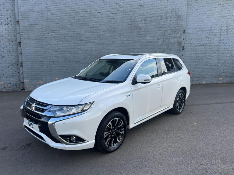 image for MITSUBISHI OUTLANDER 2.0 h 12kWh 4h 2017