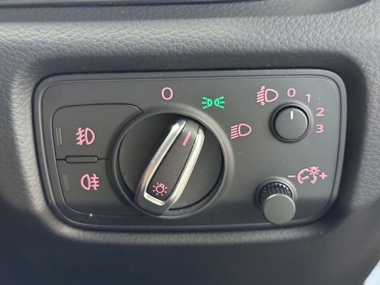 2014 14 AUDI A3 1.6 TDI SPORT SALOON 4DR DIESEL MANUAL EURO 6 (S/S) (110 PS) DIE