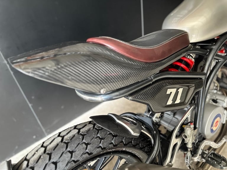 STUNNING LOW MILEAGE 2019/69 CCM SPITFIRE FLAT TRACKER