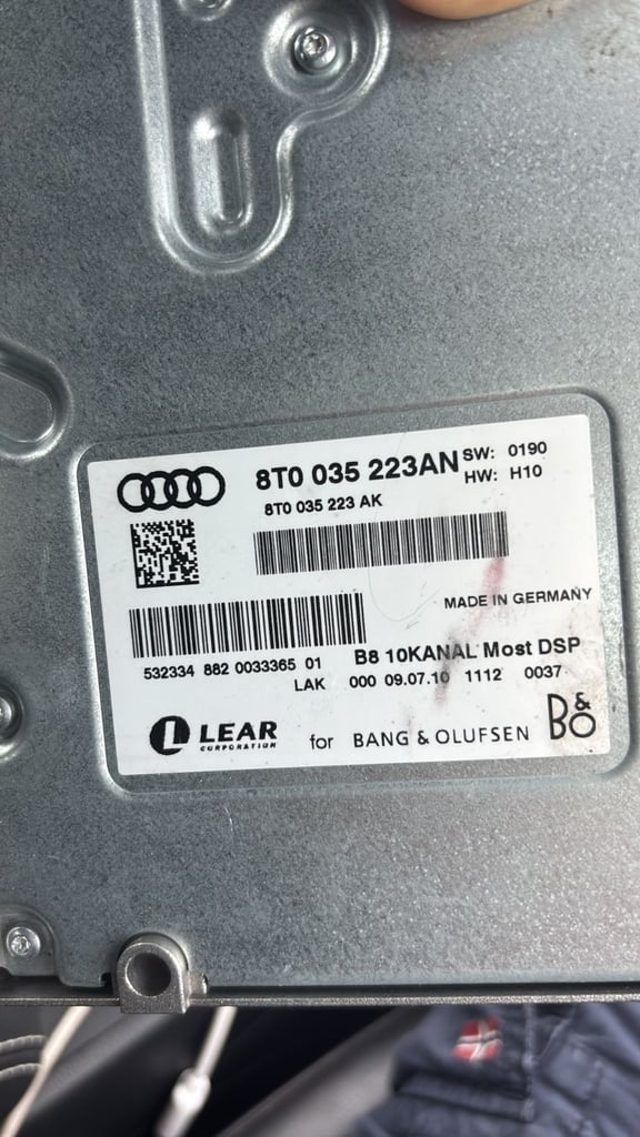 2011 AUDI A4 B8 8K5 AMPLIFIER CONTROL MODULE 8T0 035 223AN