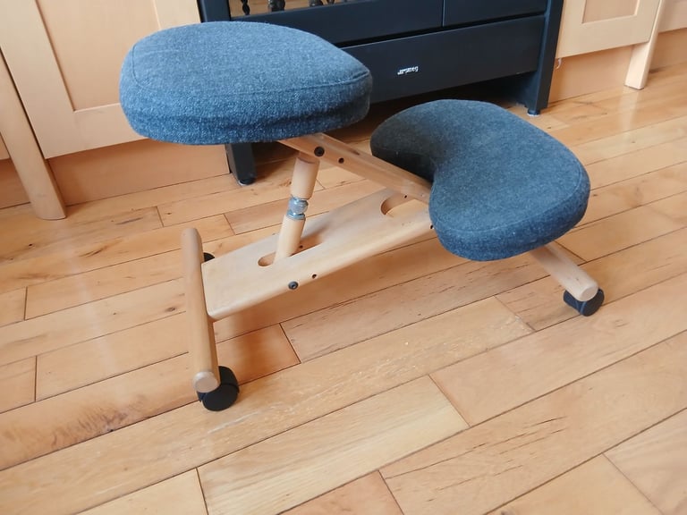 image for Leeds 15. Ergonomic design desk chair VGC  £30