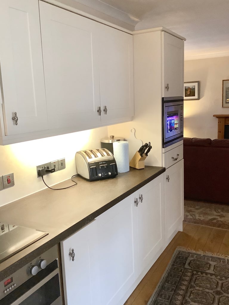 LOVELY 3 bedroom 2 bathroom SPACIOUS COTTAGE IN NEWTONMORE