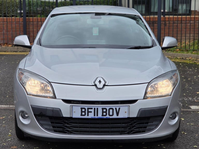 2011 Renault Megane 1.5 dCi Dynamique TomTom Euro 5 5dr HATCHBACK Diesel Manual