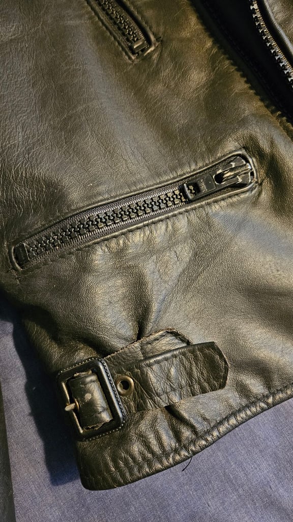 1980's WOLF LEATHERS Cafe RacerJacket painted motorbike jacket - Hand Painted Queensryche - 44'