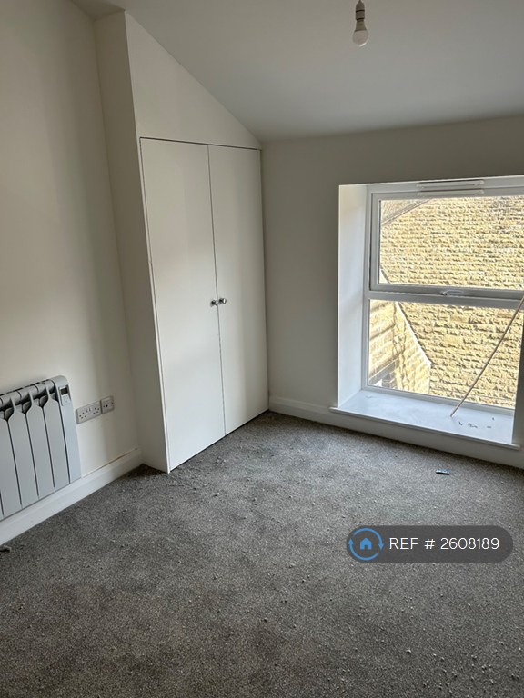 2 bedroom flat in Bury Road, Rawtenstall, Rossendale, BB4 (2 bed) (#2608189)