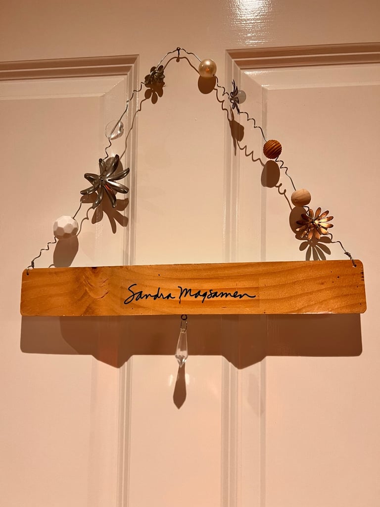 Lovely wall sign for friends