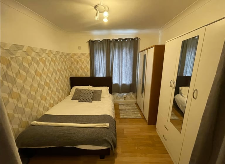 3-Bedroom Flat | Furnished | Fitted Kitchen | Ground Floor | Ravensbourne Mansions, Deptford - SE8