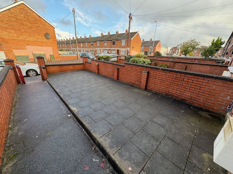 Newly Decorated Mid Terrace with Two Bedrooms and additional Home Office/Wardrobe Room