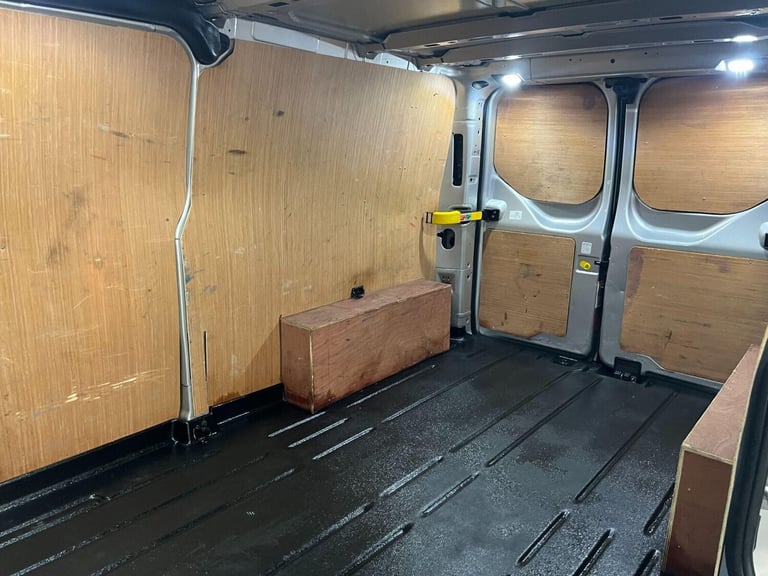 2022 Ford Transit Custom 2.0 300 EcoBlue Limited L2 H1 Euro 6 (s/s) 5dr Panel Van Diesel Manual