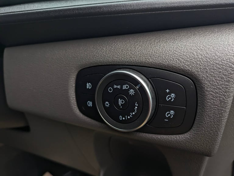 2022 Ford Transit Custom 2.0 EcoBlue 170ps L2 D/Cab Limited Van Auto Double Cab DIESEL Automatic