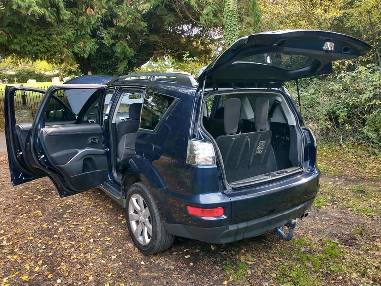 Mitsubishi, OUTLANDER, Estate, 2011, Manual, 2268 (cc), 5 doors