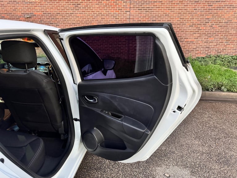 2015 Renault Clio 1.5 dCi Dynamique S Nav Auto Euro 6 5dr HATCHBACK Diesel Automatic