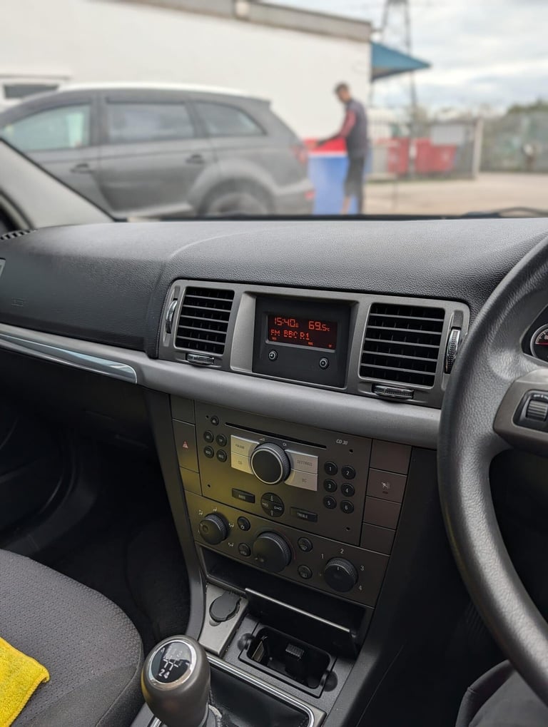 2006 Vauxhall Vectra 1.8i VVT Exclusiv 5dr HATCHBACK PETROL Manual