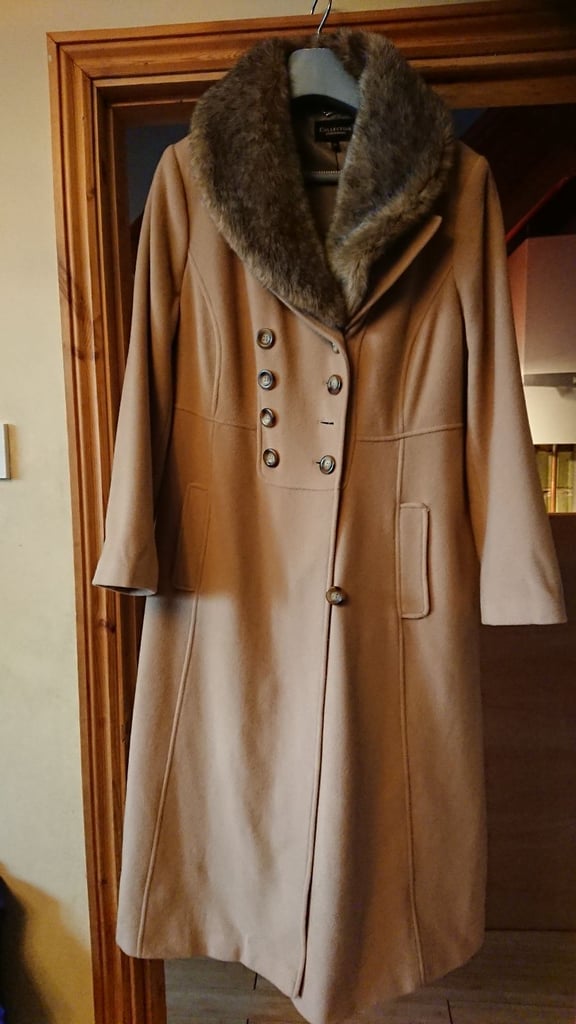 Debhenams collection coat