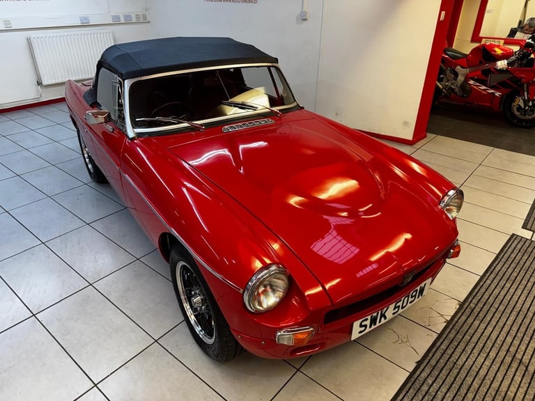 1981 MG MGB V8 CONVERTIBLE SEBRING REP Petrol Manual