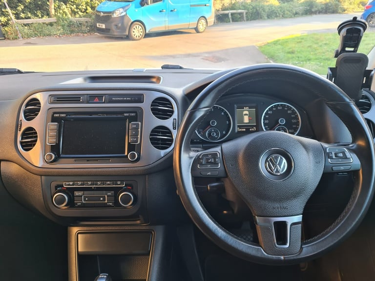 2012 Volkswagen Tiguan 2.0 TDi BlueMotion Tech SE 5dr DSG ESTATE Diesel Automatic