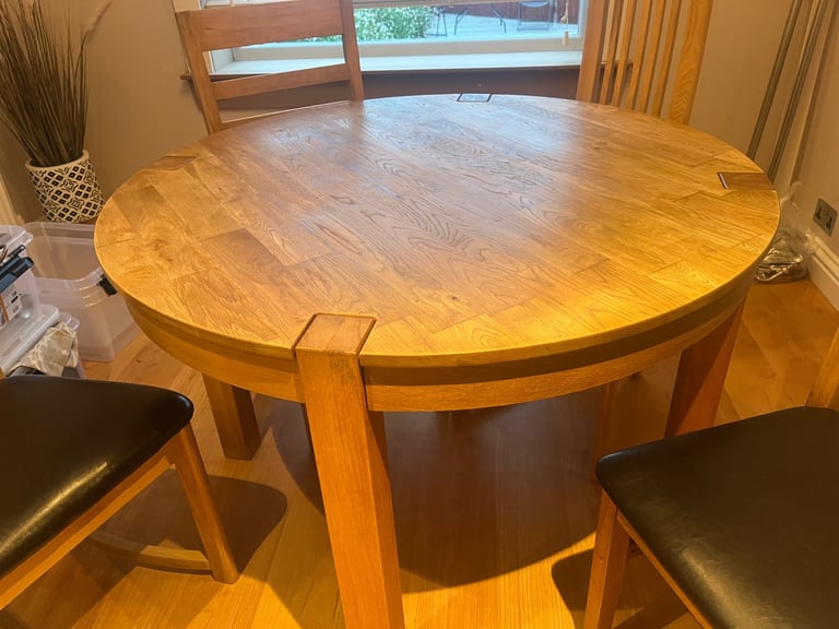 Dinning room table and chairs. 