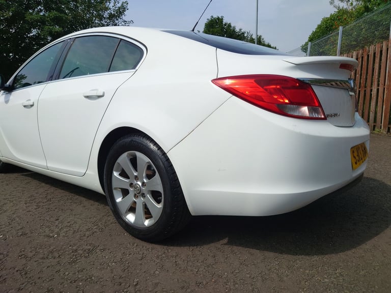 Vauxhall, INSIGNIA, Hatchback, 2013, Manual, 1956 (cc),5 doors - Image 6