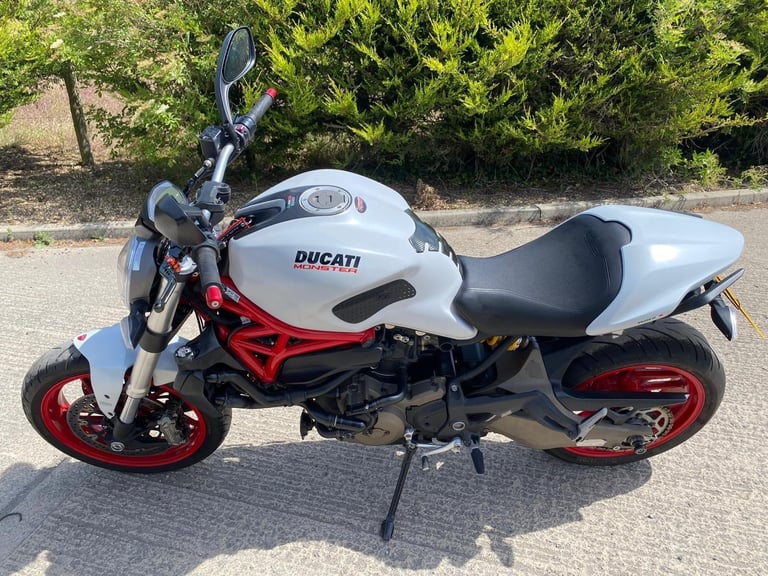 2014 64 DUCATI M821 MONSTER ABS NAKED WHITE M 821 NEW MOT MINT LOW MILES