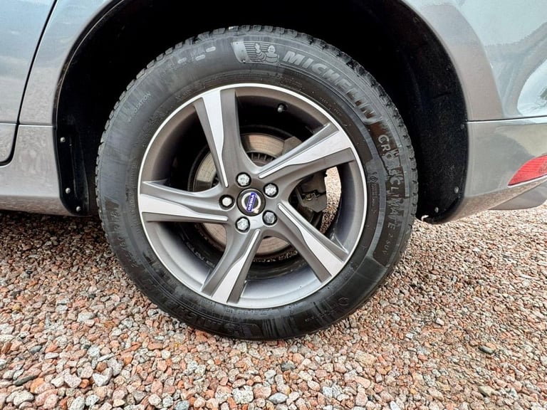 2016 65 VOLVO XC60 2.0 D4 R-DESIGN LUX NAV SUV 5DR DIESEL AUTO EURO 6 (S/S) (190