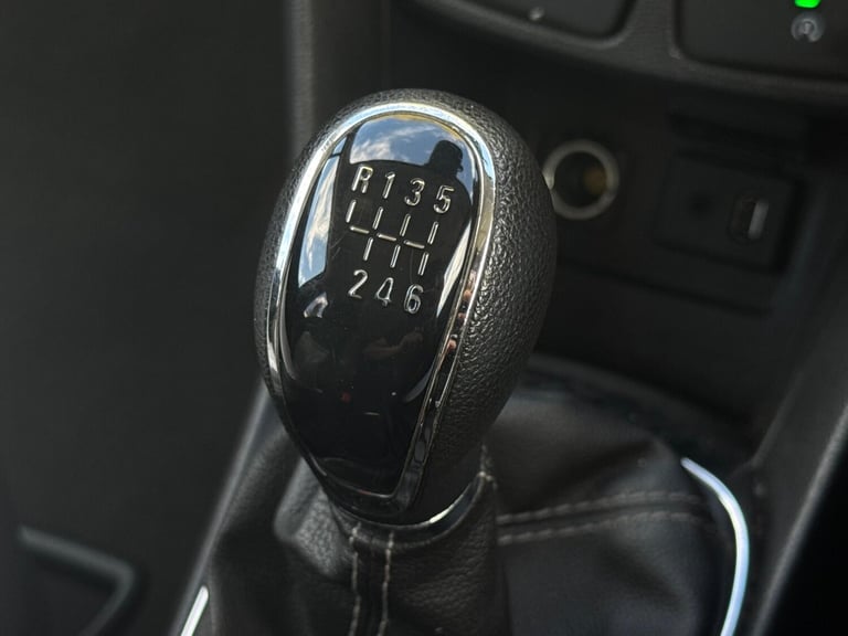 2015 Vauxhall Mokka 1.4i Turbo SE 2WD Euro 6 (s/s) 5dr HATCHBACK Petrol Manual