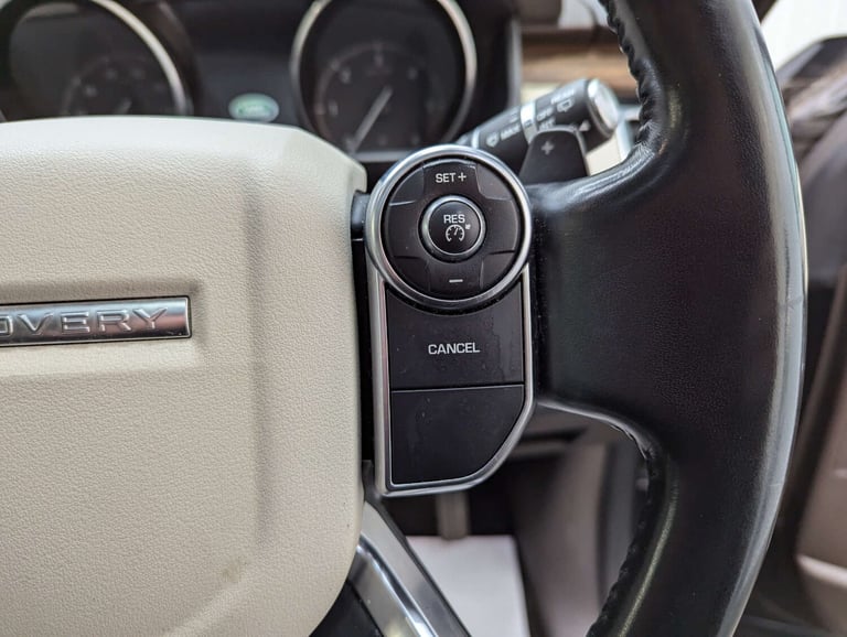 2017 Land Rover Discovery 2.0 Discovery HSE SD4 Auto 4WD 5dr SUV Diesel Automatic