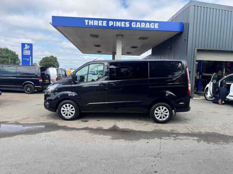 image for Ford Transit Custom 2.0 EcoBlue 130ps Factory Fitted Crew Cab Limited L1 Inc Vat