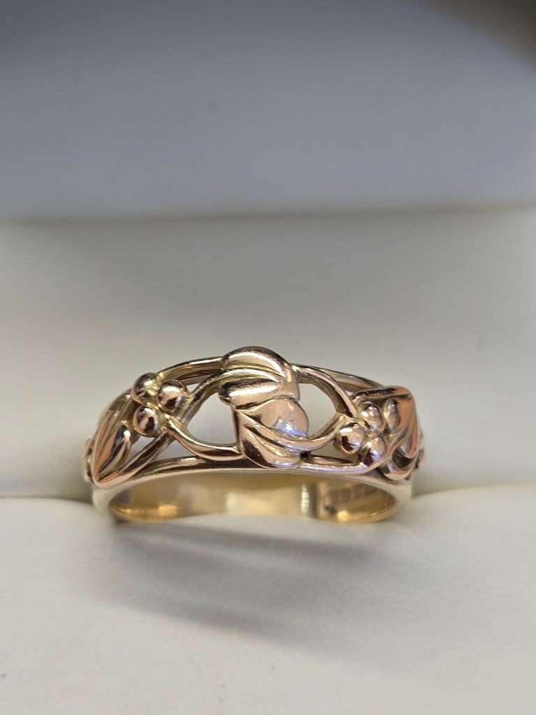 image for 9ct CLOGAU GOLD TREE OF LIFE RING