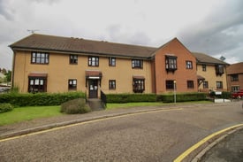 image for 2 bedroom flat in Hilltop Close, SS6