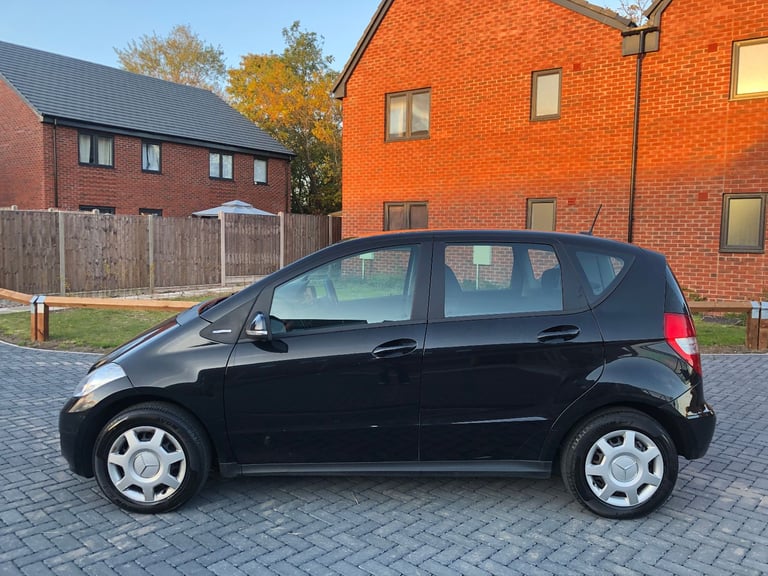 Mercedes-Benz (61) A Class A160 1.5 Petrol Classic SE 5dr. New MOT. Lady owners. ULEZ OK. Excellent.