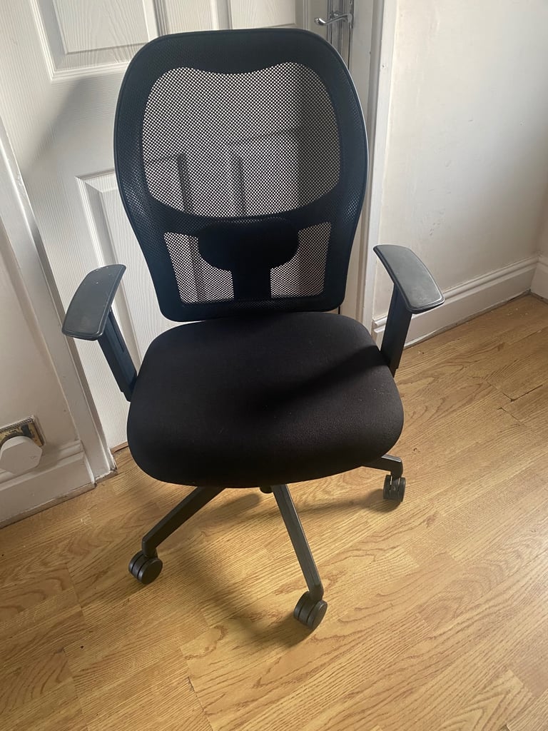 image for Black computer chair 