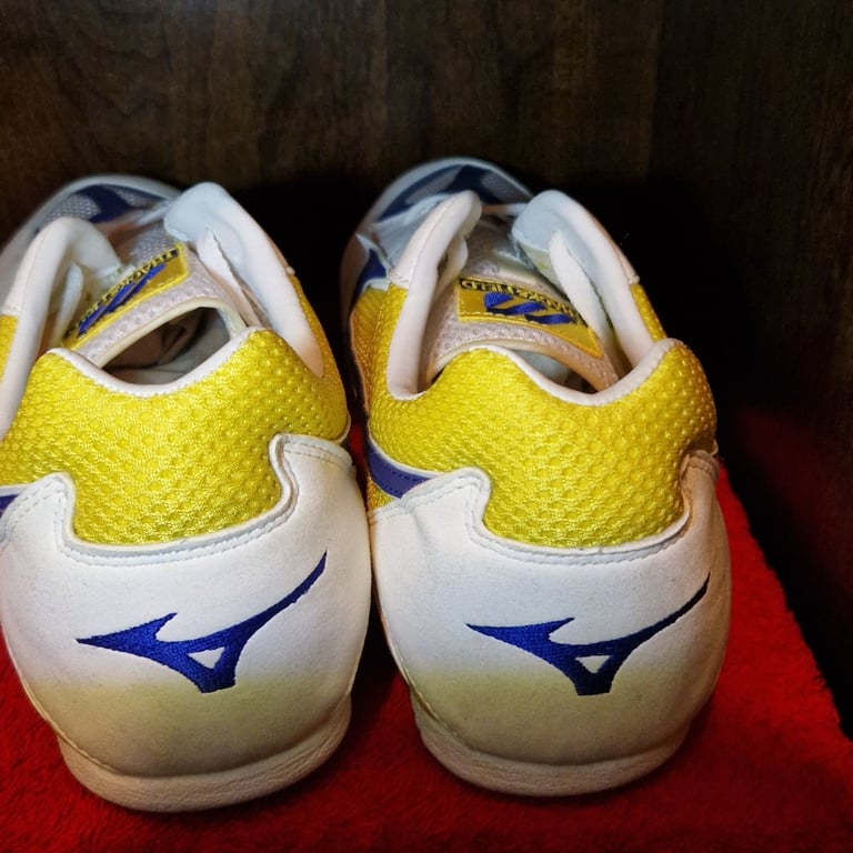 Mizuno Athens Track & Field Spikes – White/Blue/Yellow – Men’s UK 12 – Original Box