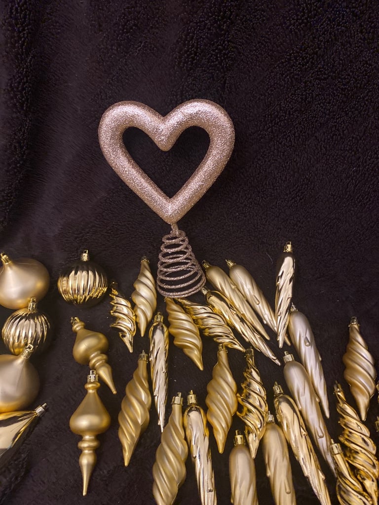 Xmas gold baubles 