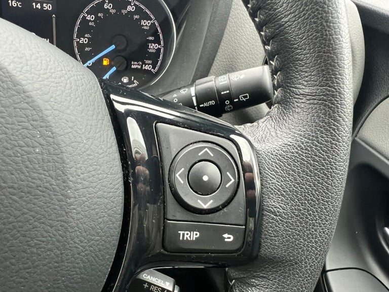  Toyota Yaris 1.5 Hybrid Icon 5dr CVT - FTSH - REAR CAMERA -  AIR CON Petrol/Ele