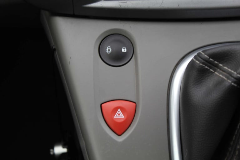 2007 Renault Scenic 2.0 VVT Dynamique S 5dr Auto MPV PETROL Automatic