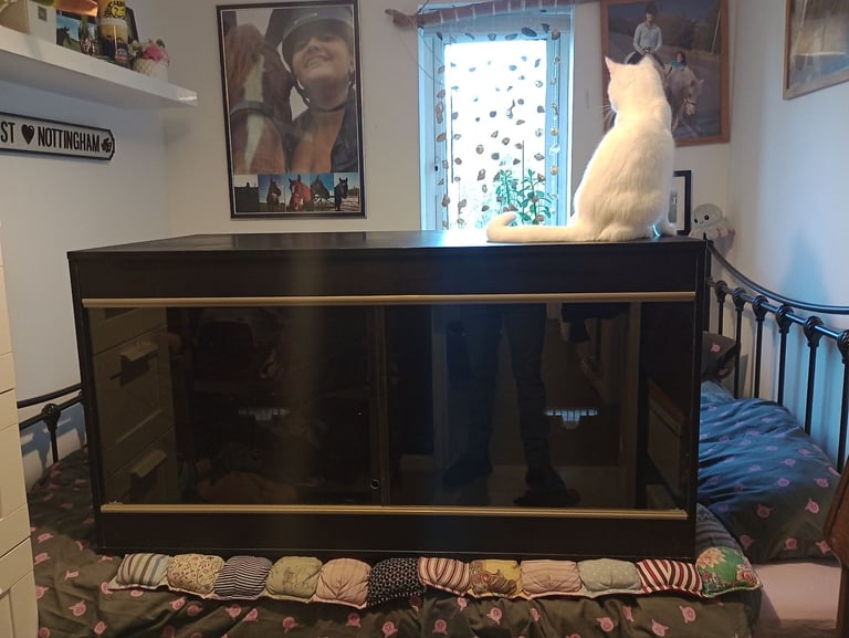 Black vivexotic 4ft/120cm/47inch vivarium/animal enclosure 