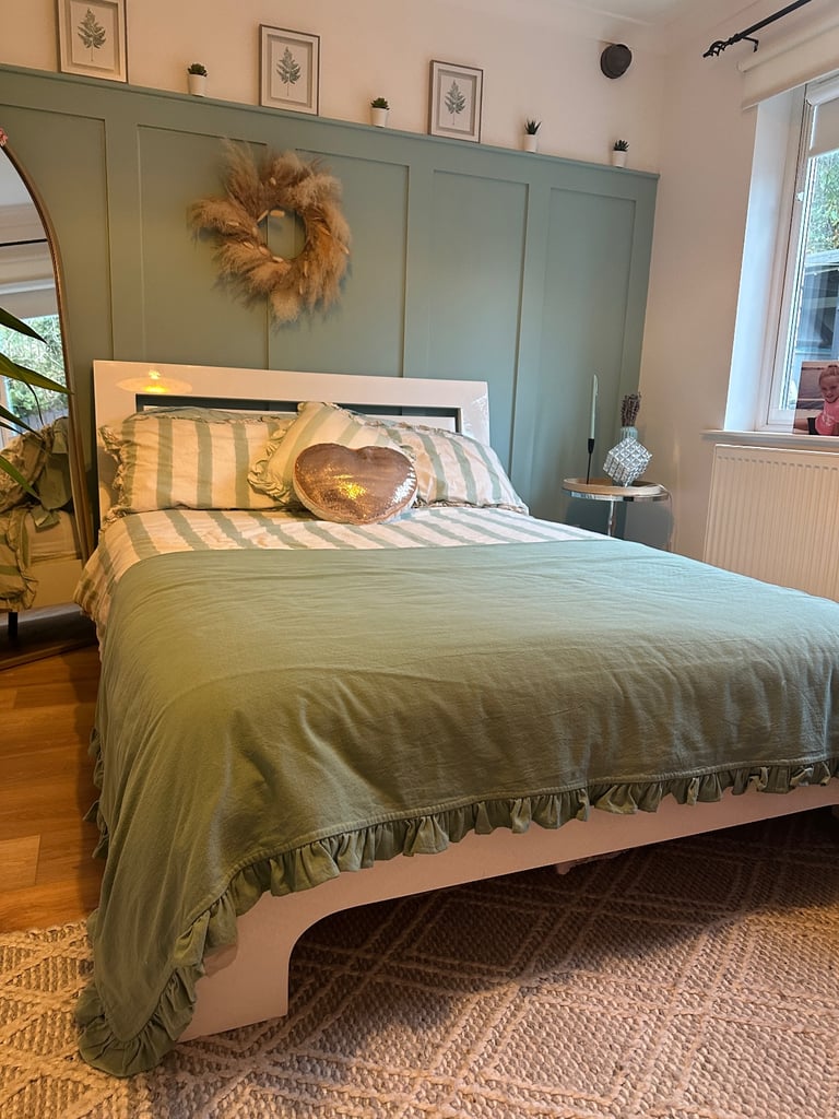 image for Beautiful Bedroom bed wardrobe home 