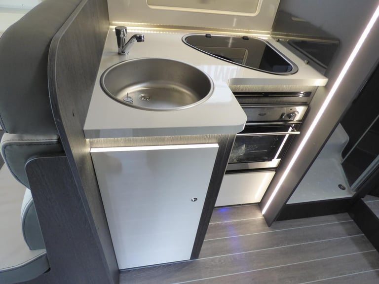 Roller Team Zefiro 685 Motorhome DIESEL MANUAL 2025