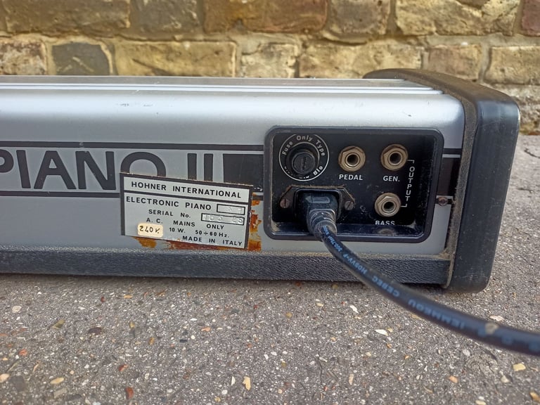 Vintage Hohner International Piano 2