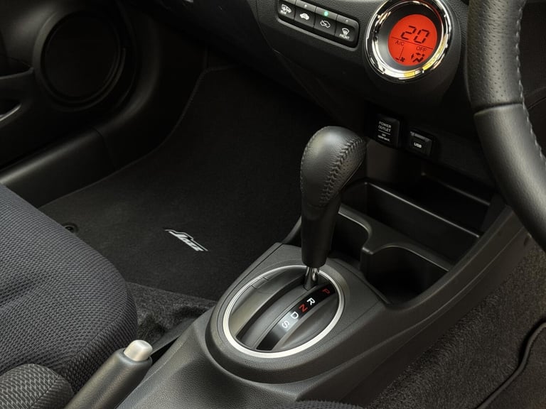 2013 Honda Jazz 1.4 i-VTEC ES Plus Hatchback 5dr Petrol CVT Euro 5 (99 ps) Hatchback Petrol Autom...