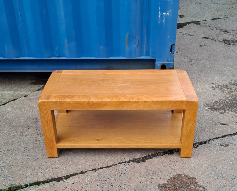 image for Solid oak coffe table