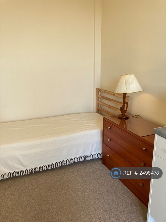 1 bedroom in Chantry Road, Bristol, BS8 (#2498478)