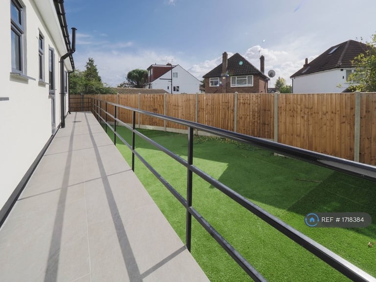 1 bedroom in The Meadow Way, Harrow, HA3 (#1718384)