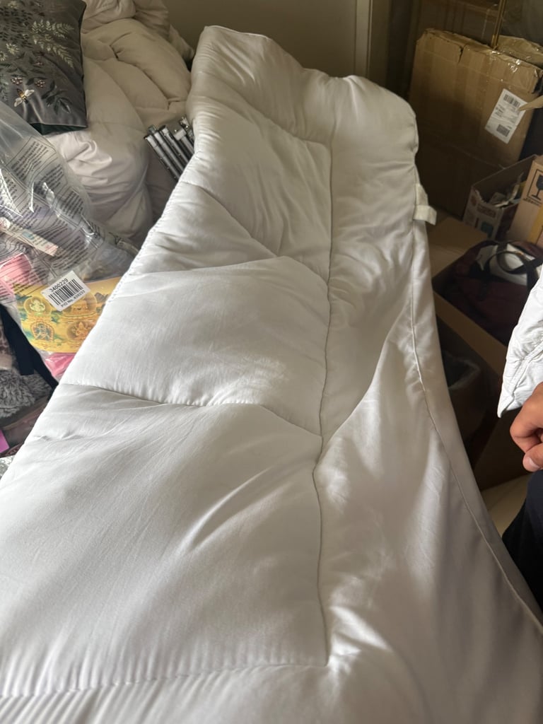 Double Mattress Topper – Needs Wash