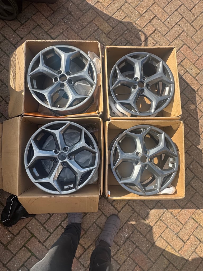 image for Ford Focus ST MK3 Alloy Wheels 