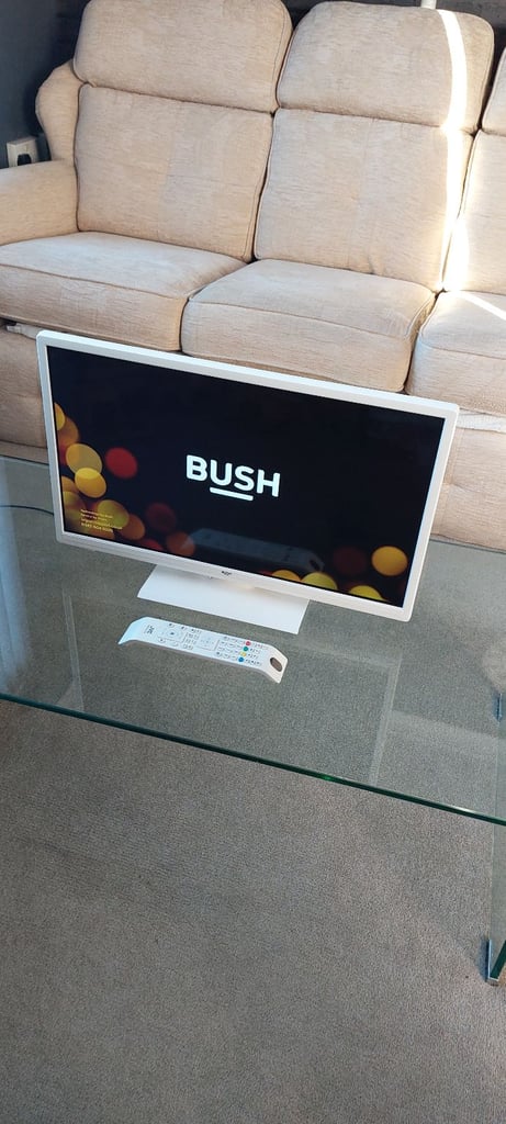 24 inch Bush Freeview Tv with Dvd
