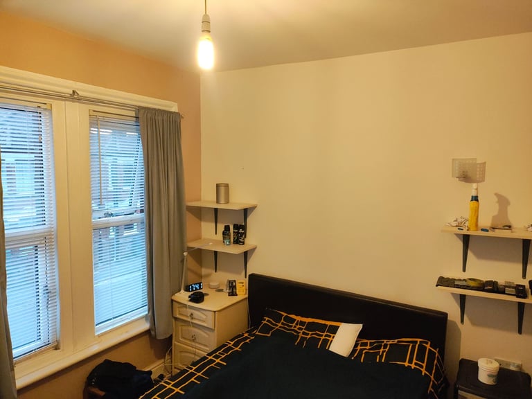 Double room in shared flat .