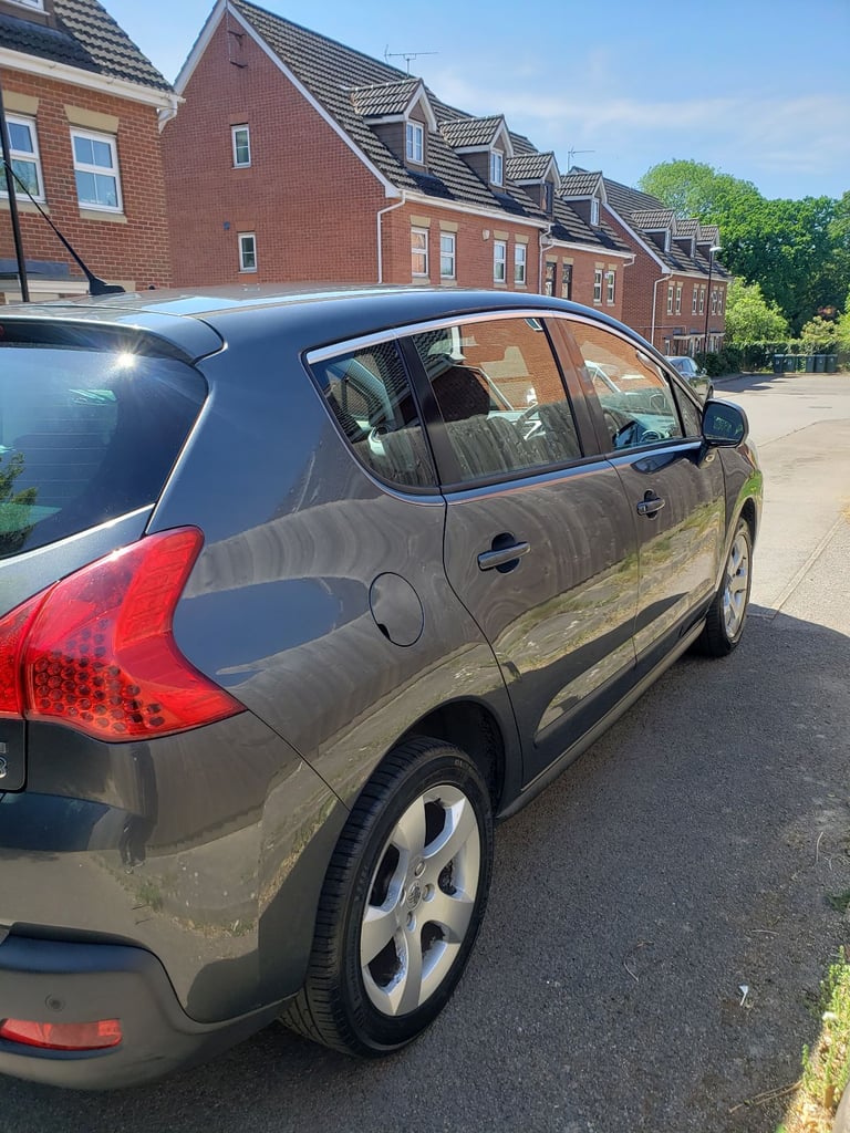 Peugeot, 3008, Hatchback, 2013, Semi-Auto, 1560 (cc), 5 doors