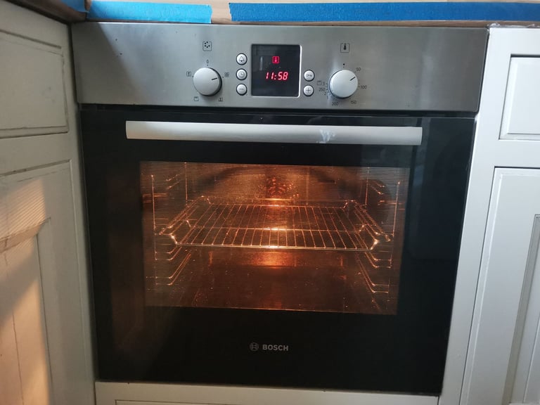 image for Bosch series 2 built in oven hbn331e3b